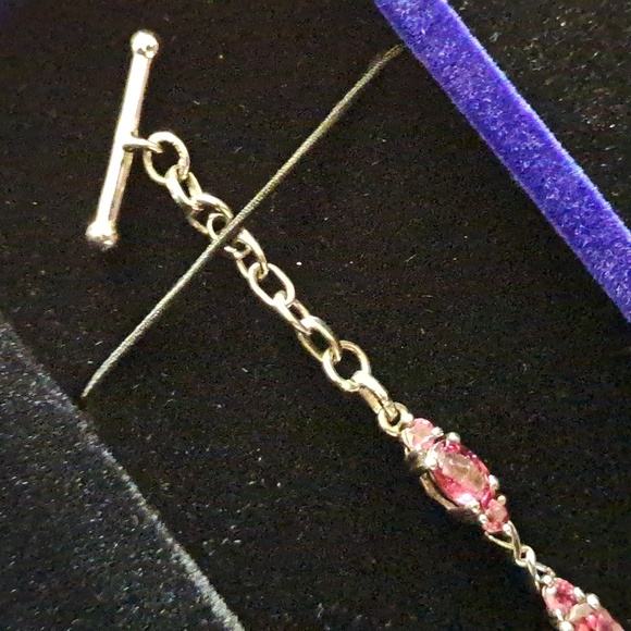 Tanzanian Wine Garnet Toggle Bracelet in 925 Sterling Silver - Picture 4 of 8